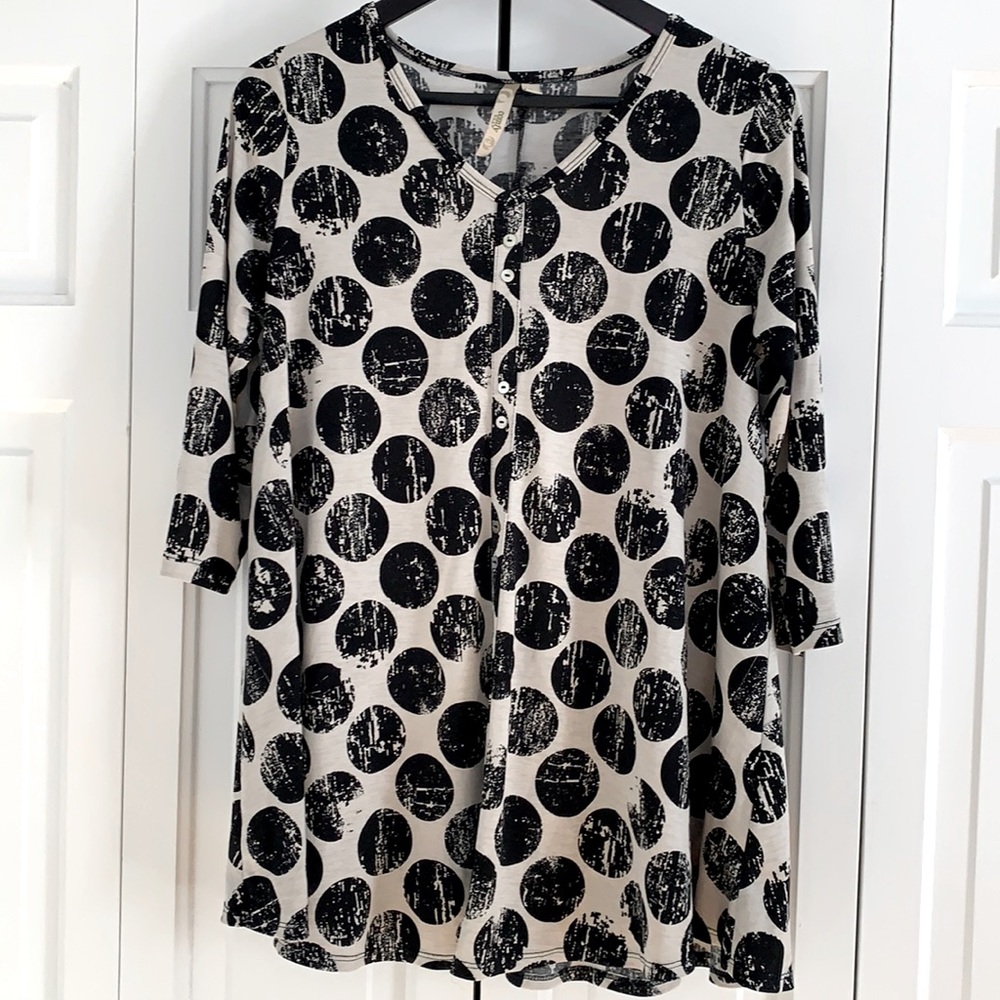 Comfy Brand black/cream polka dot top (S)